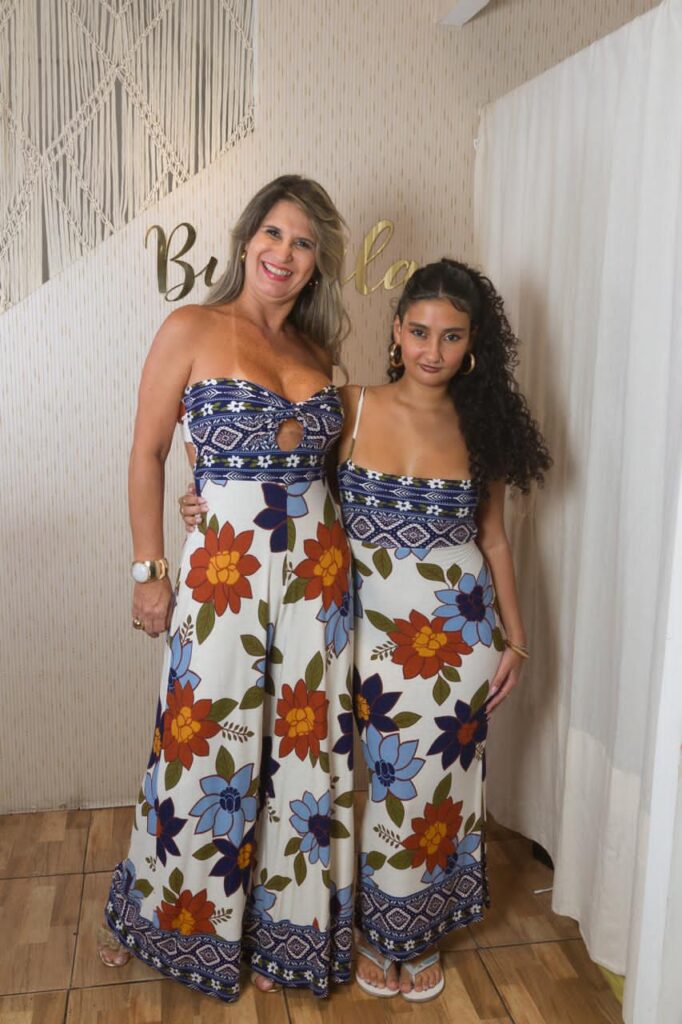 vestido midi com alcinha de malha. tamanho único