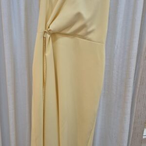 vestido midi, manga, detalhes na frente. m
