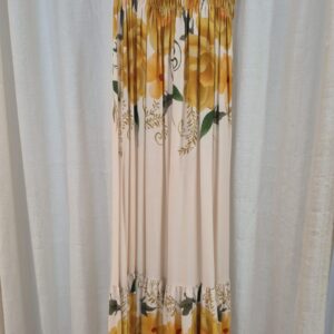 vestido longo com crochê peito . tamanho único