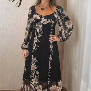 Vestido longo manga longa com bojo, tule, cor preto com detalhes flores bege. U