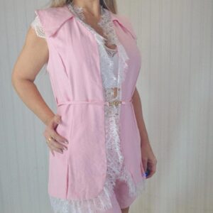 Conjunto short e colete detalhes em renda