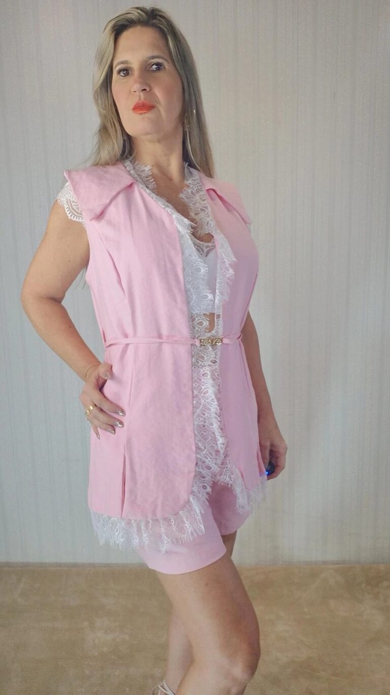Conjunto short e colete detalhes em renda