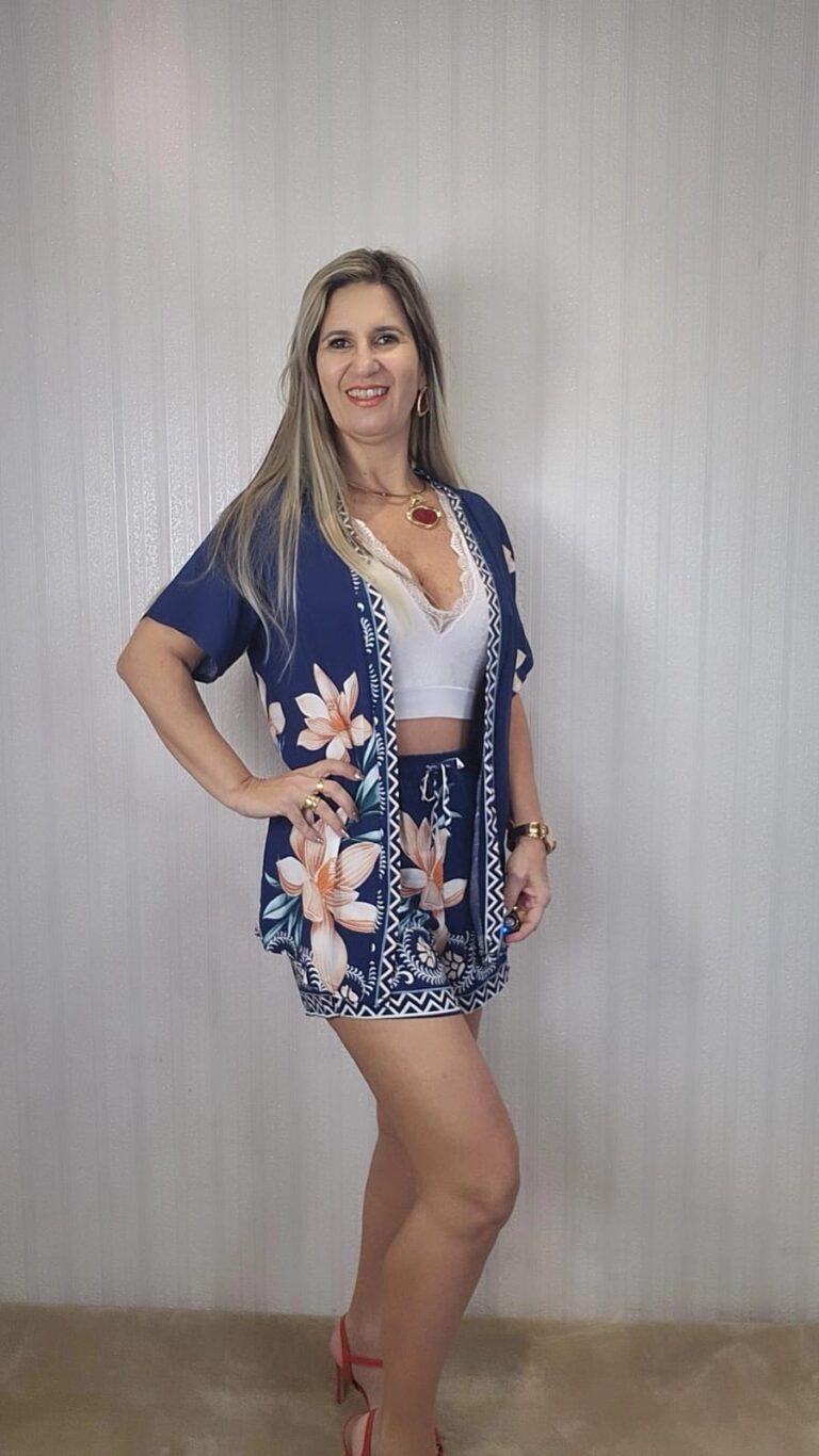 Conjunto short e kimono.