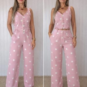 Conjunto calça e colete.